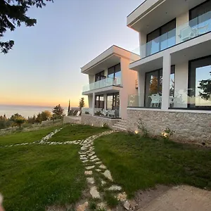 Summer Wine Boutique Dhërmi