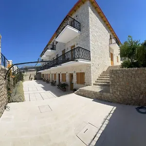 Hotel Luna, Dhërmi